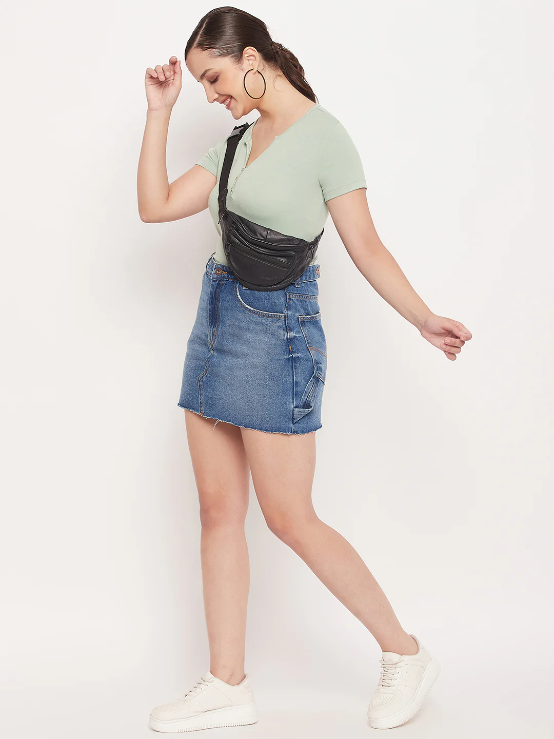 Madame Green Deep V Neck Fitted Cotton T-shirt - Image 2