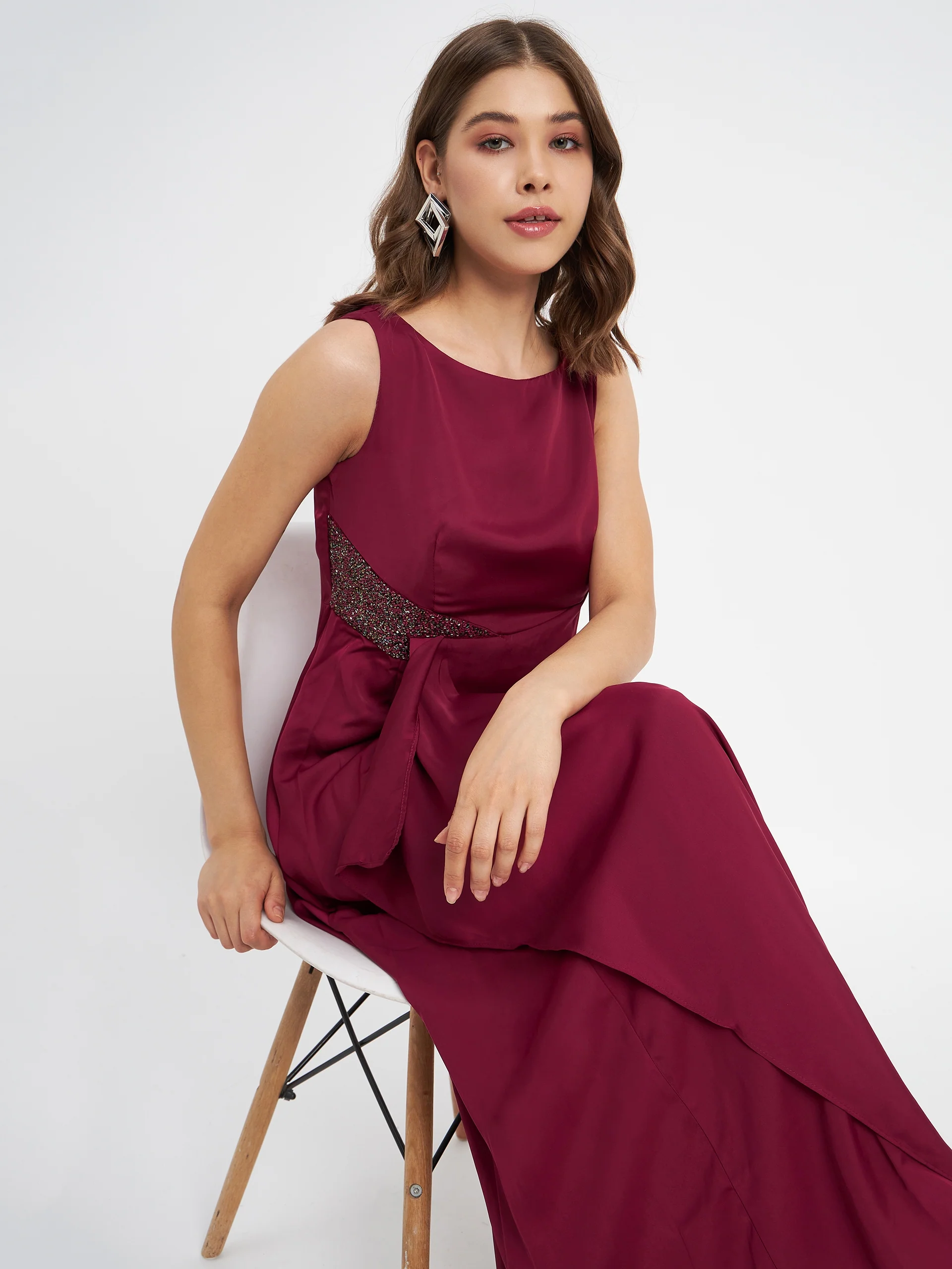 Madame Wine Shimmer Detailing Ruffle Hem Dress - Image 2