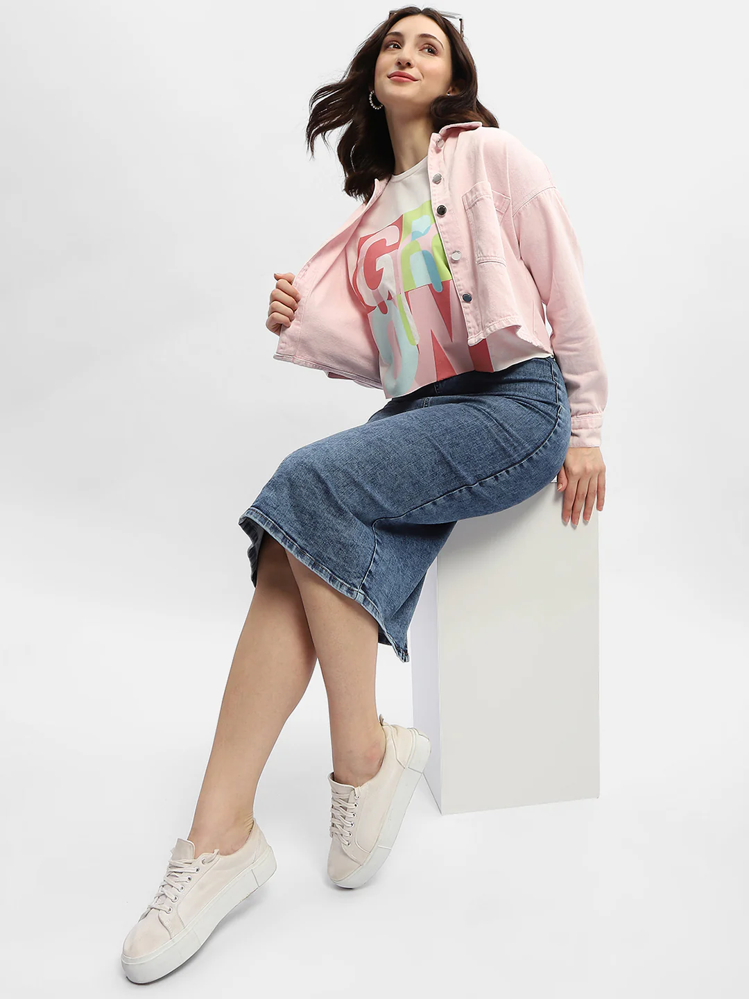 Madame Solid Pink Denim Jacket - Image 2