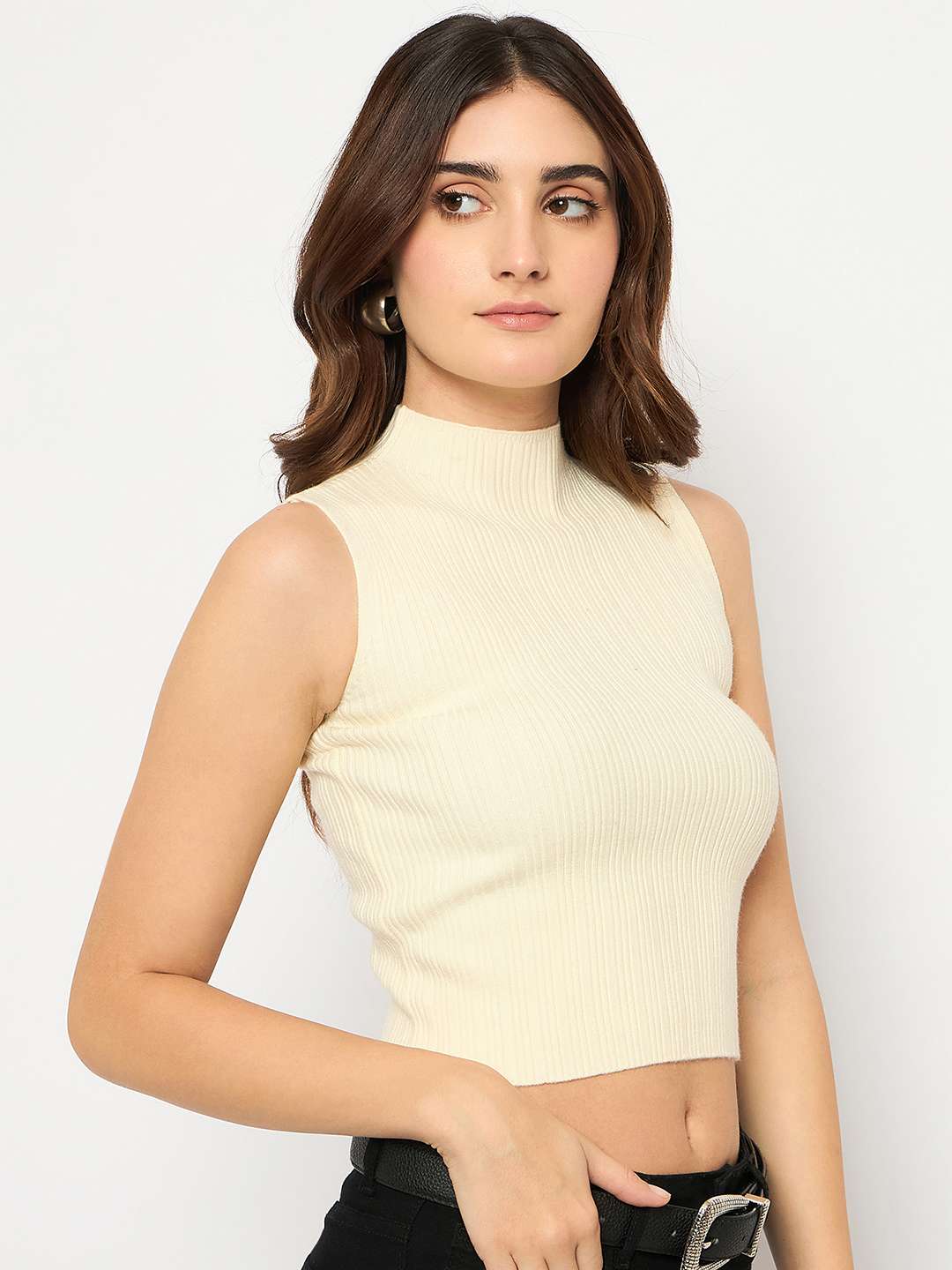 Madame Mock Neck Off White Sleeveless Sweater - Image 4