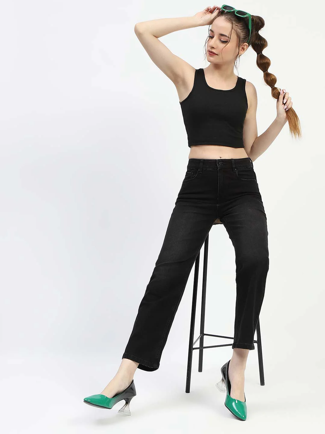 Madame Mid-Rise Black Straight-Fit Jeans - Image 2