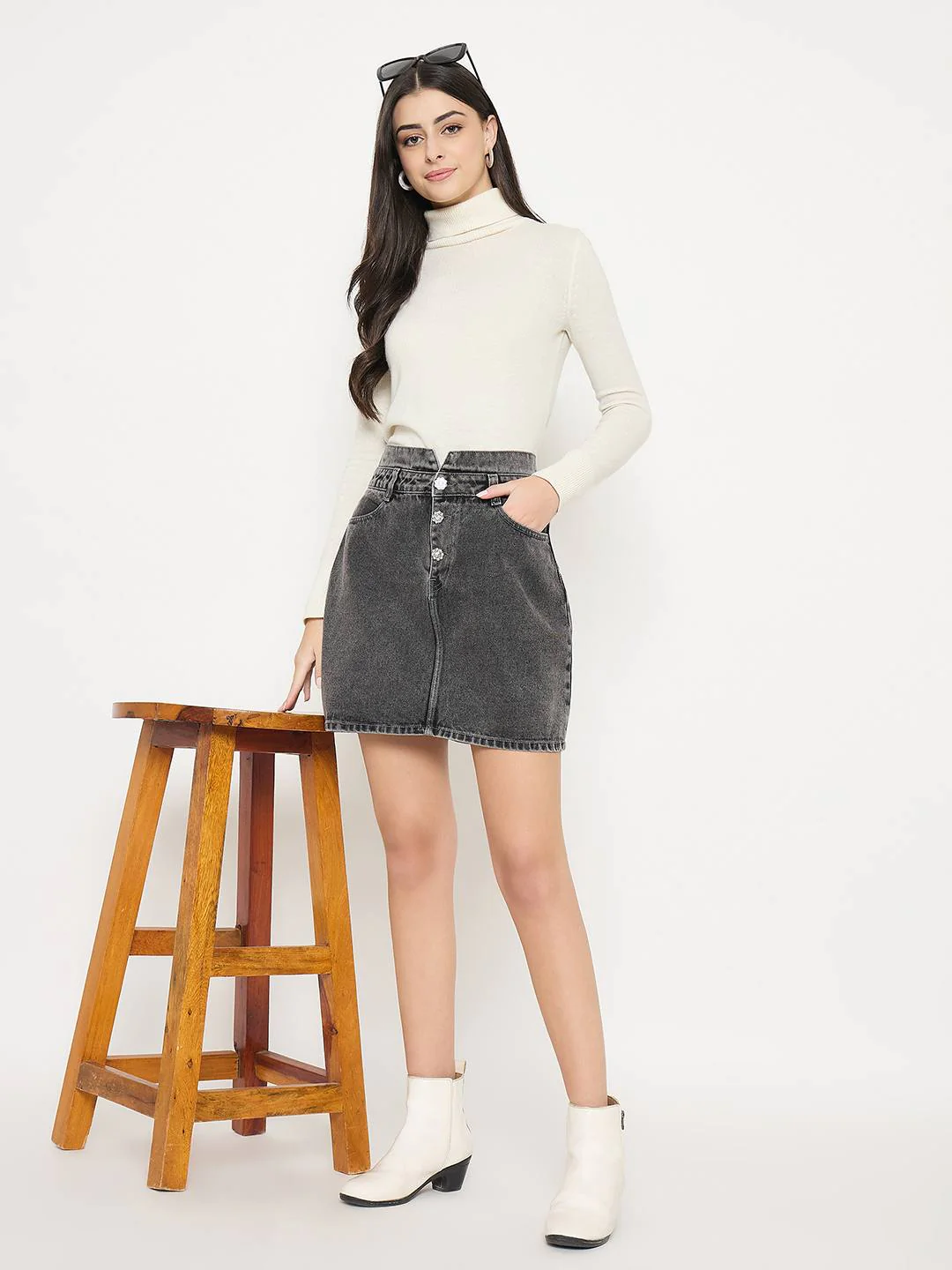 Madame Embellished Gray Wash Black Mini Skirt - Image 2