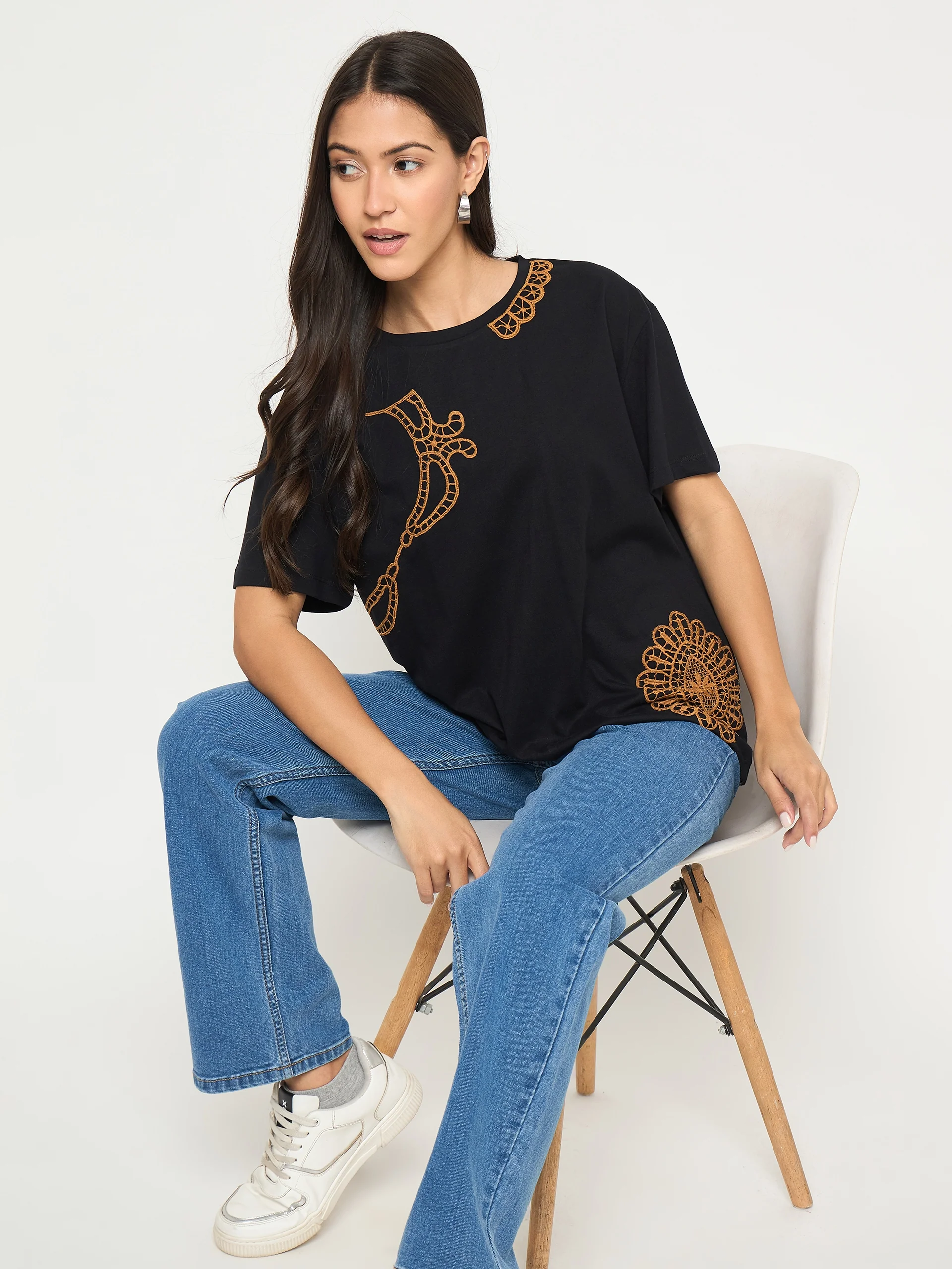 Madame Embroidery Patchwork Detailed Black Cotton T-shirt