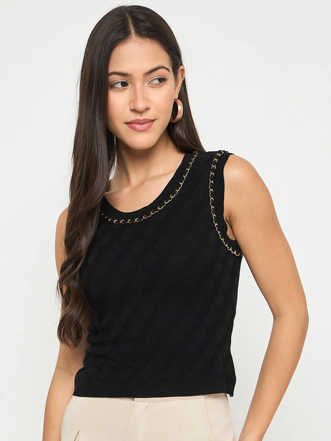 Madame Chain Accented Sleeveless Black Knitted Top - Image 3