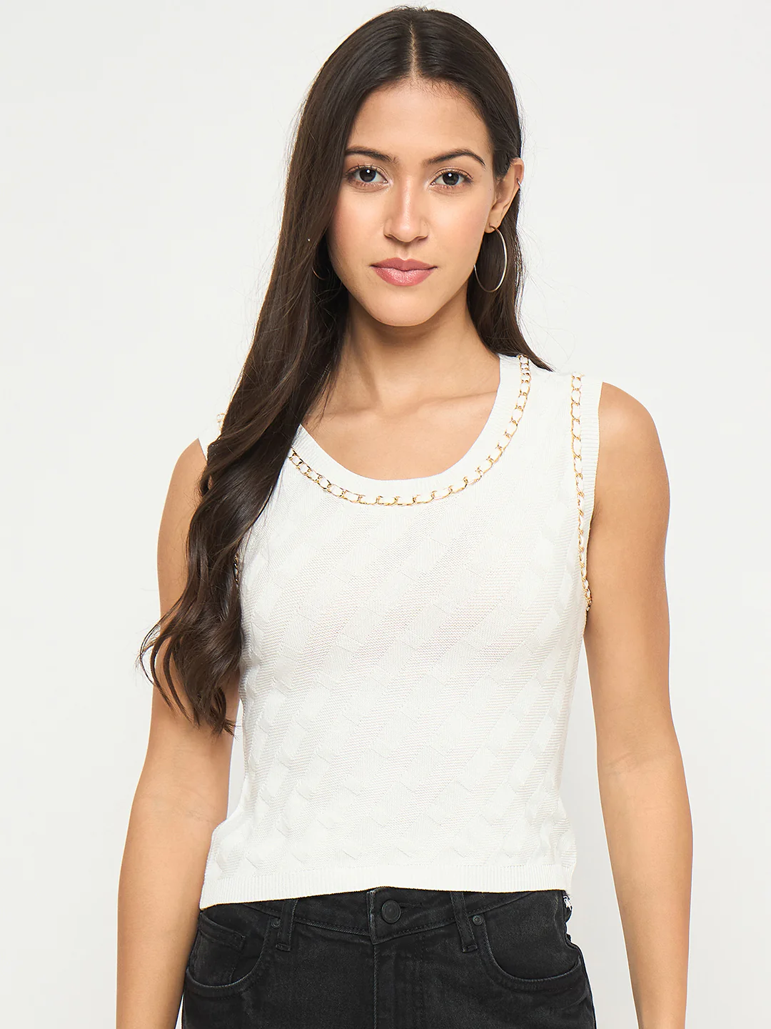 Madame Chain Accented Sleeveless White Knitted Top - Image 3
