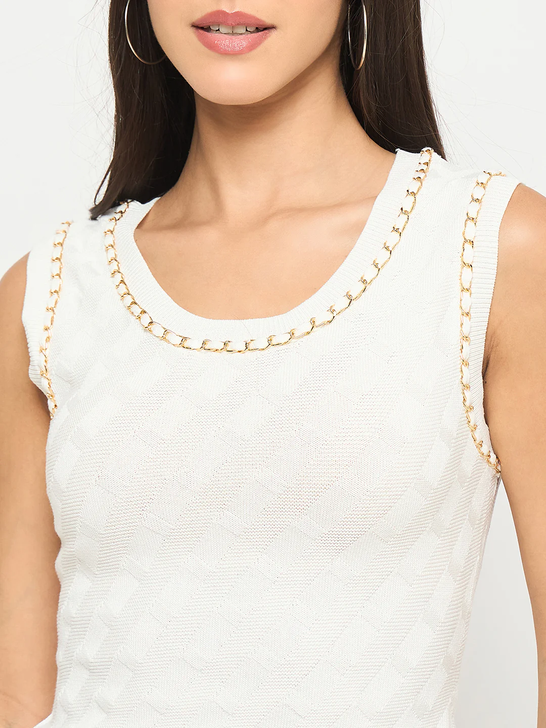 Madame Chain Accented Sleeveless White Knitted Top - Image 7