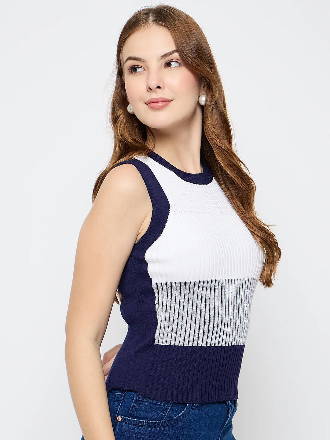 Madame Colourblock Sleeveless Navy Blue Knitted Top - Image 4