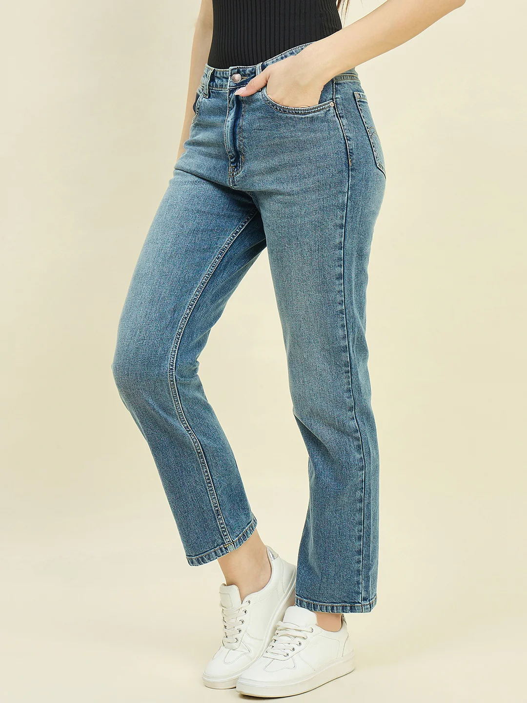Madame Blue Straight Fit Jeans - Image 5