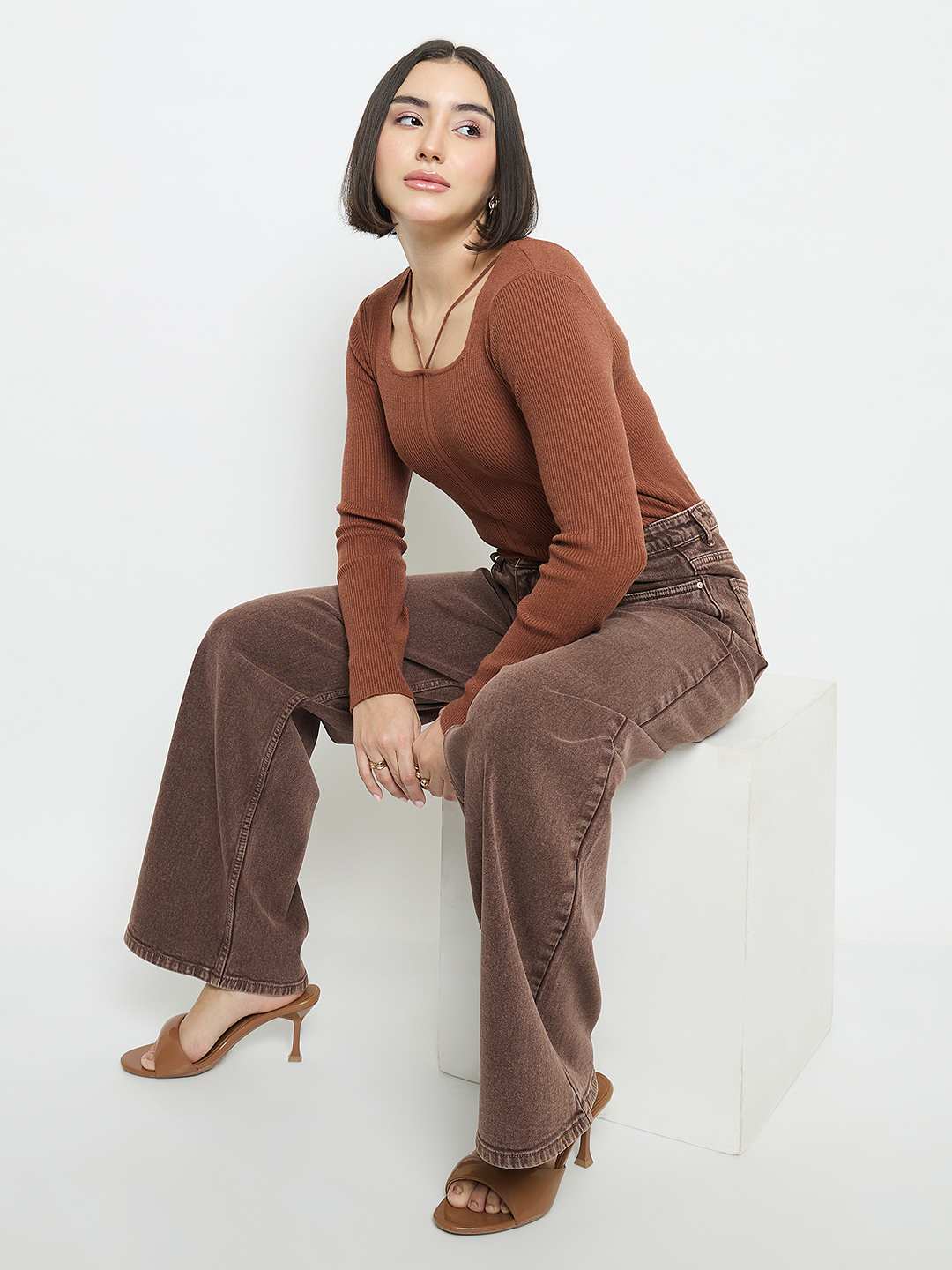 Madame Brown Straight Fit Jeans - Image 2