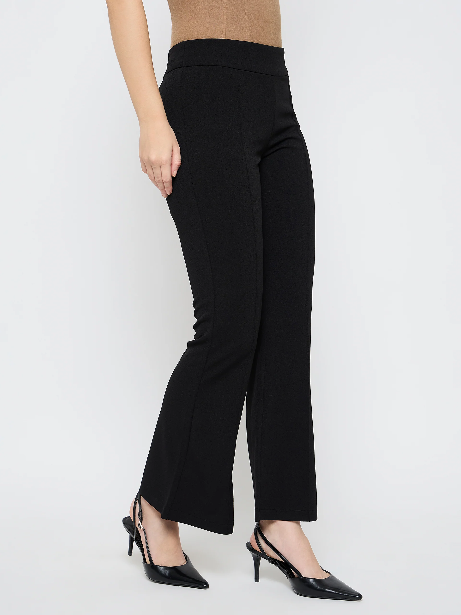 Madame Pleat Detailed Solid Black Flared Trousers - Image 3